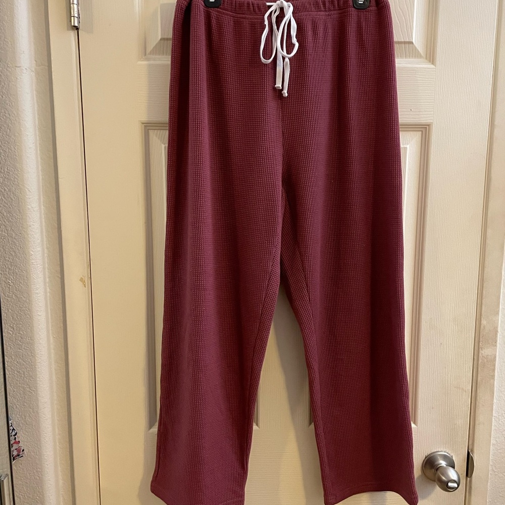 Cozy Maroon Lounge Set - Picture 5 of 7